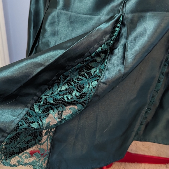Handmade sz14 / XL emerald green satin panel with lace inset midi skirt OOAK EUC - Picture 5 of 5